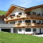 Am Winterhaus * Tux